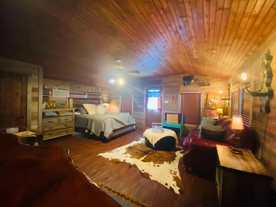8Th St. Cowboy Haus I Biker Friendly I River Bandera Eksteriør bilde