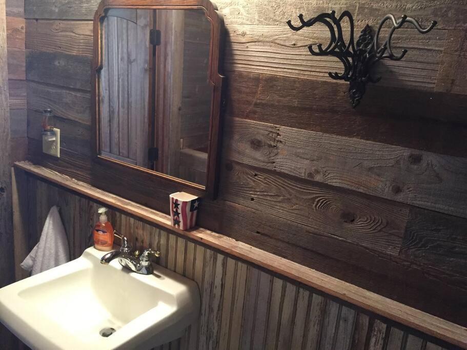 8Th St. Cowboy Haus I Biker Friendly I River Bandera Eksteriør bilde