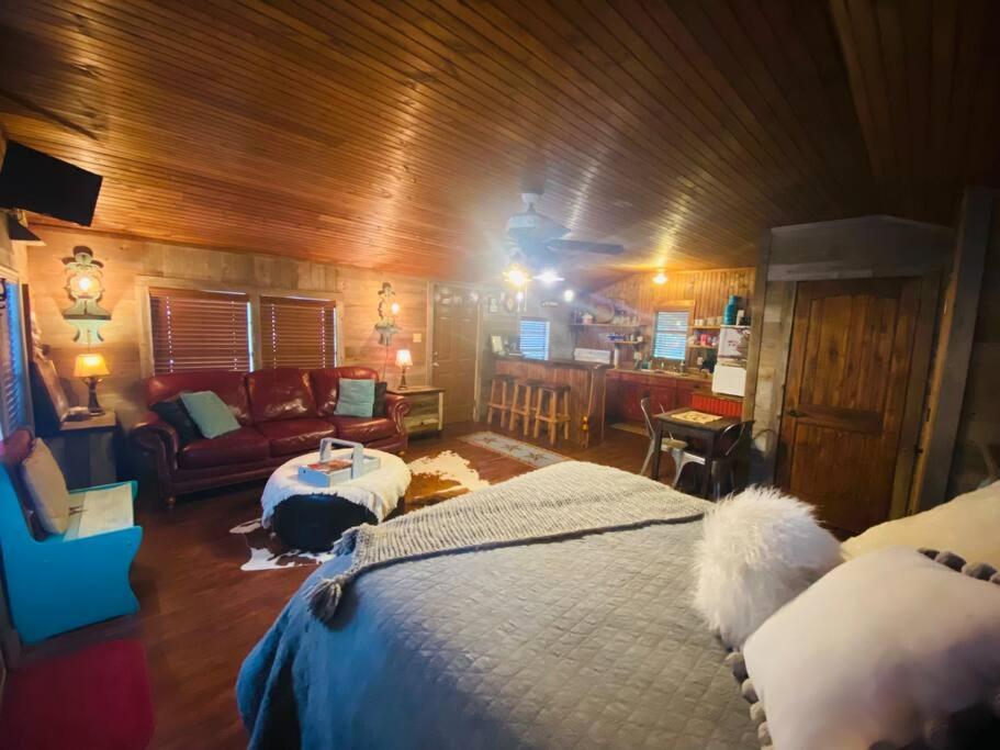 8Th St. Cowboy Haus I Biker Friendly I River Bandera Eksteriør bilde