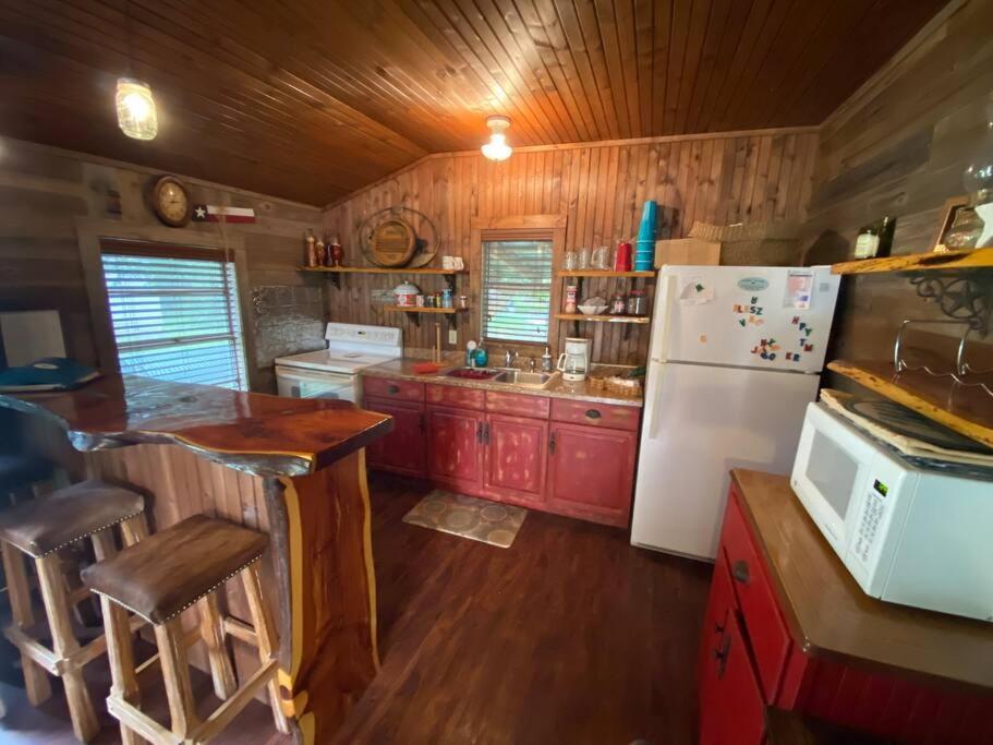 8Th St. Cowboy Haus I Biker Friendly I River Bandera Eksteriør bilde